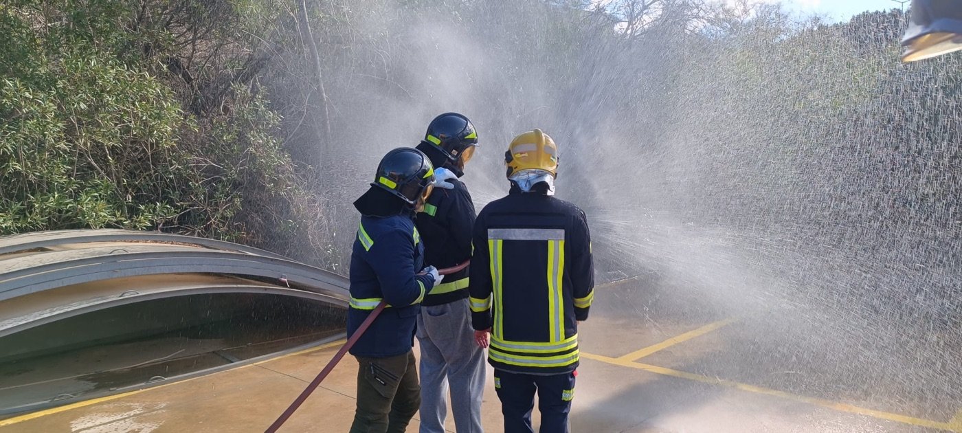 Equipo de S.E.I.F.E. en una práctica de extinción de incendios forestales